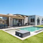 Sunrays Pool كالاثوس