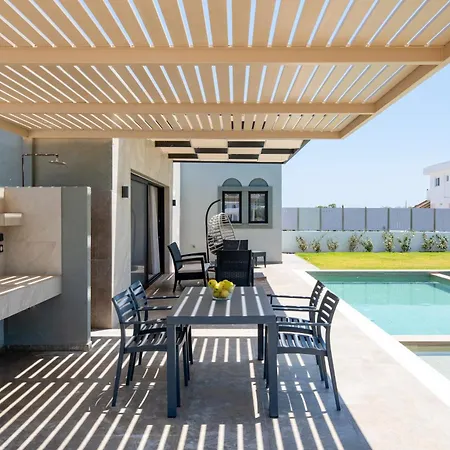 Villa Sunrays Pool *