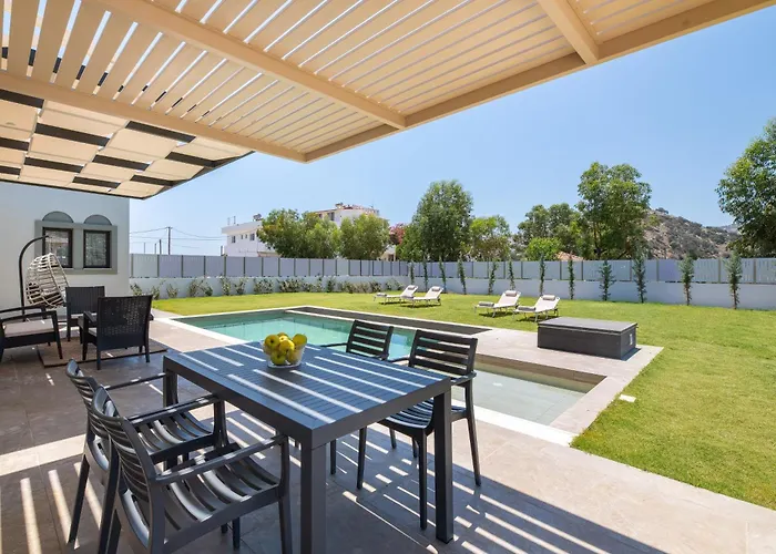 Sunrays Pool * كالاثوس