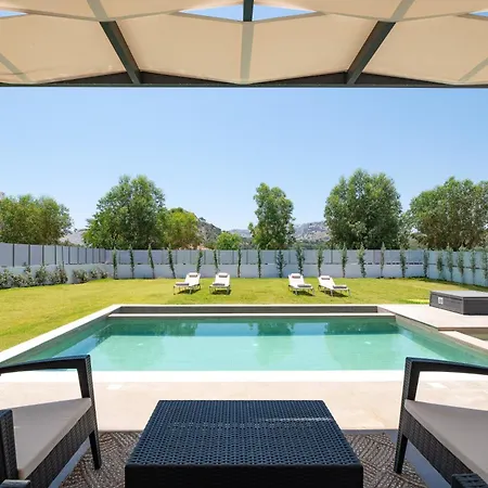 Sunrays Pool